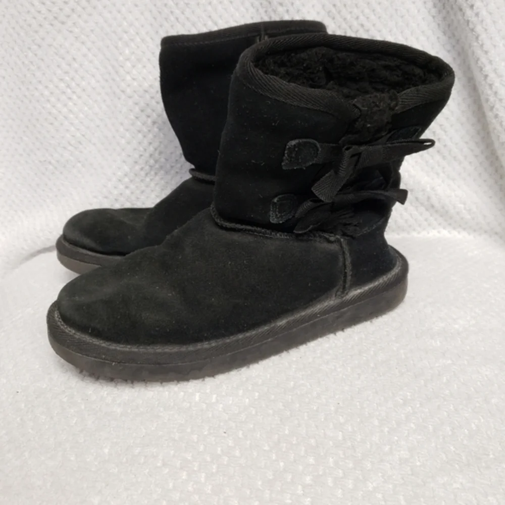 Koolaburra by Ugg Child Size 1 Victoria Short Boots Black Bows 1019372 Pre-owned